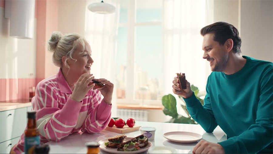 BBDO и Ozon Fresh выпустили новый рекламный ролик с Варварой Щербаковой и Милошем Биковичем